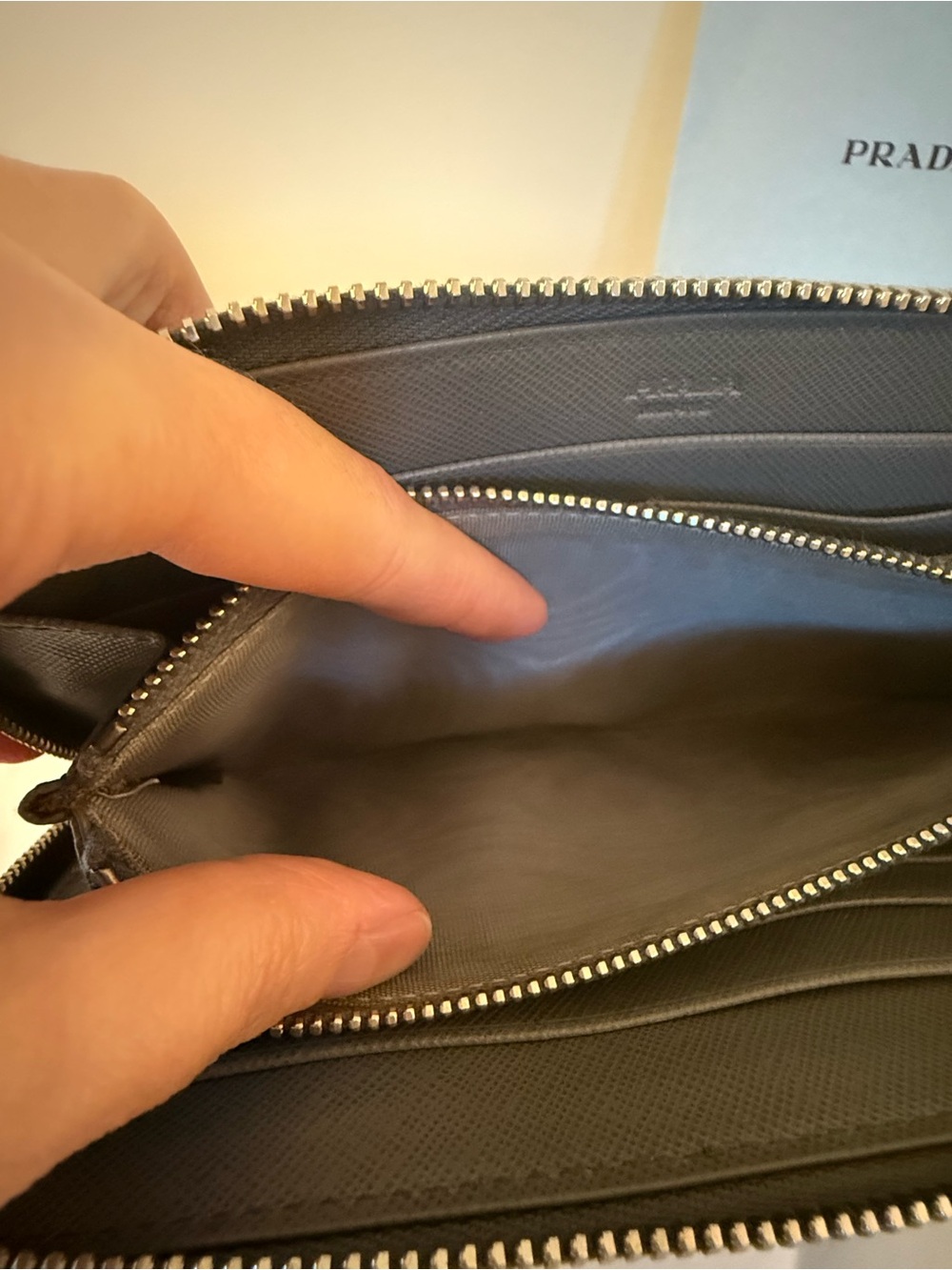 Prada Large Continental Women’s Wallet in Grey  Saffiano Leather - Picture 10 of 13